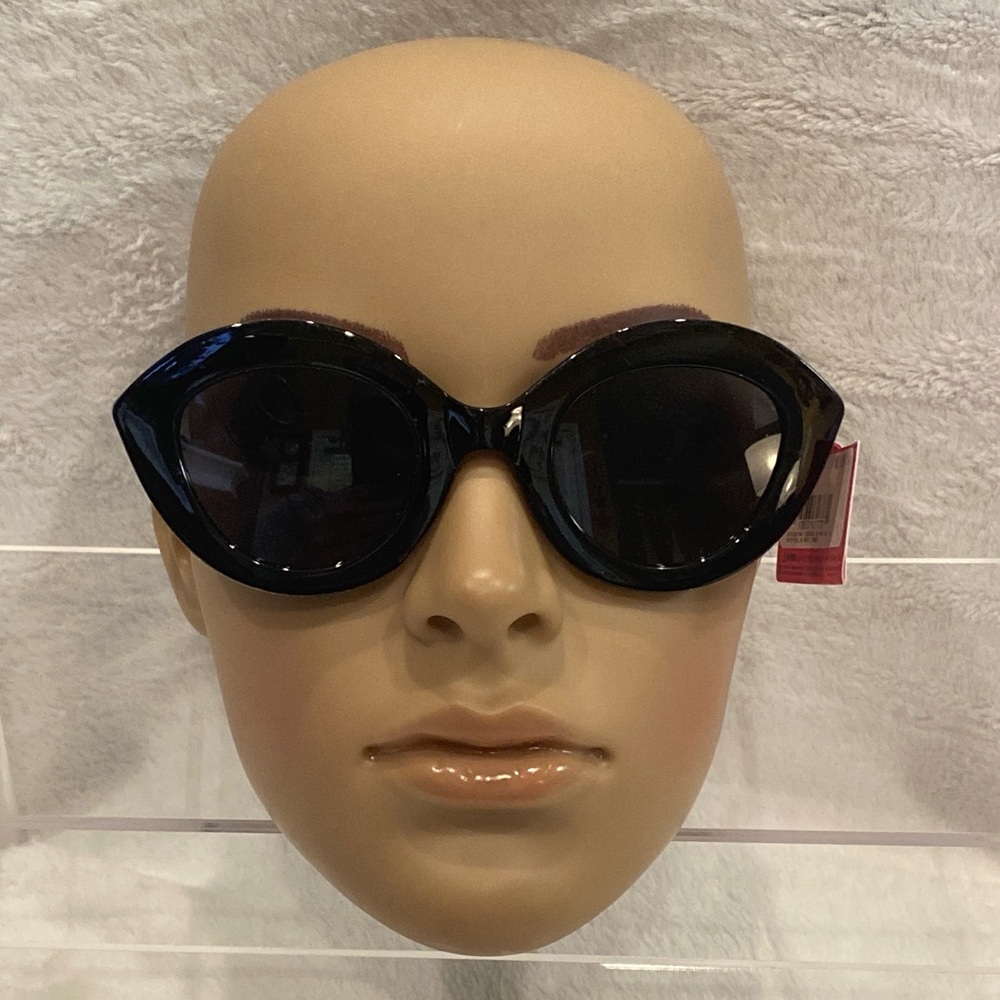 Betsey Johnson Cat Eye Black & Silver Glittery Sunnies Sunglasses NWT